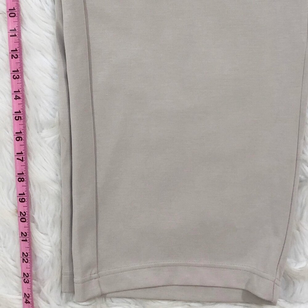 EUC ATHLETA Seasoft Mid-Rise Straight Crop Pant 982929 in Abalone Ivory Grey XL - Picture 11 of 15